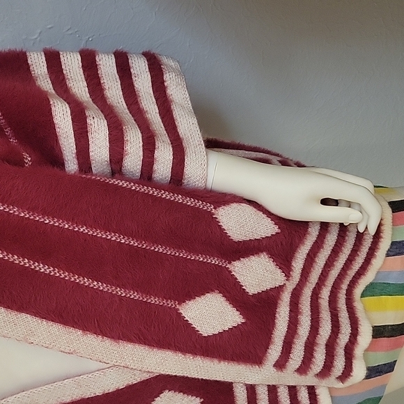 chloah Geometric Shaggy Eyelash Open Front Dolman Sleeve Varsity Cardigan - Picture 4 of 7